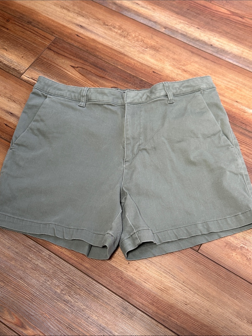 Banana Republic Olive Green Women's Bermuda Shorts